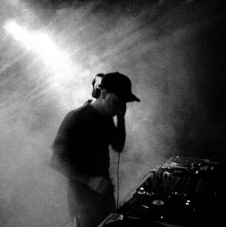 Cover Klute - Finger In The Hole