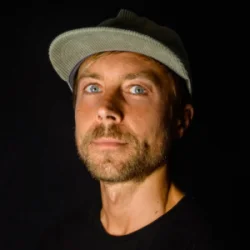 Cover Moekel - In The Dark
