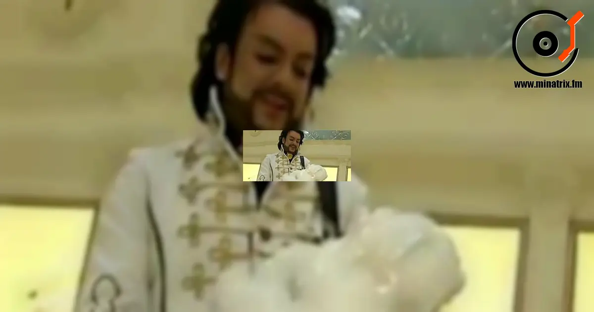 Weihnachtsmann Kirkorov besucht zu Weihnachten seine Tochter.